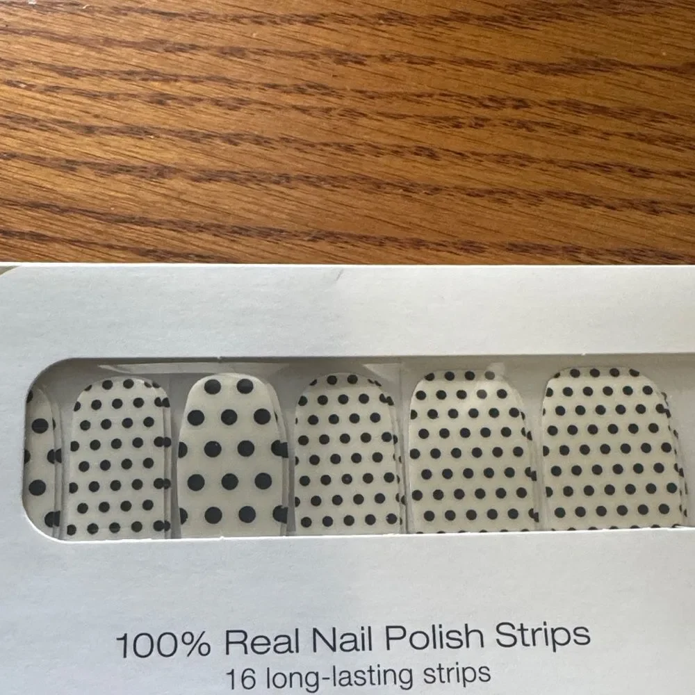 Color Street Black and White Nail Strips